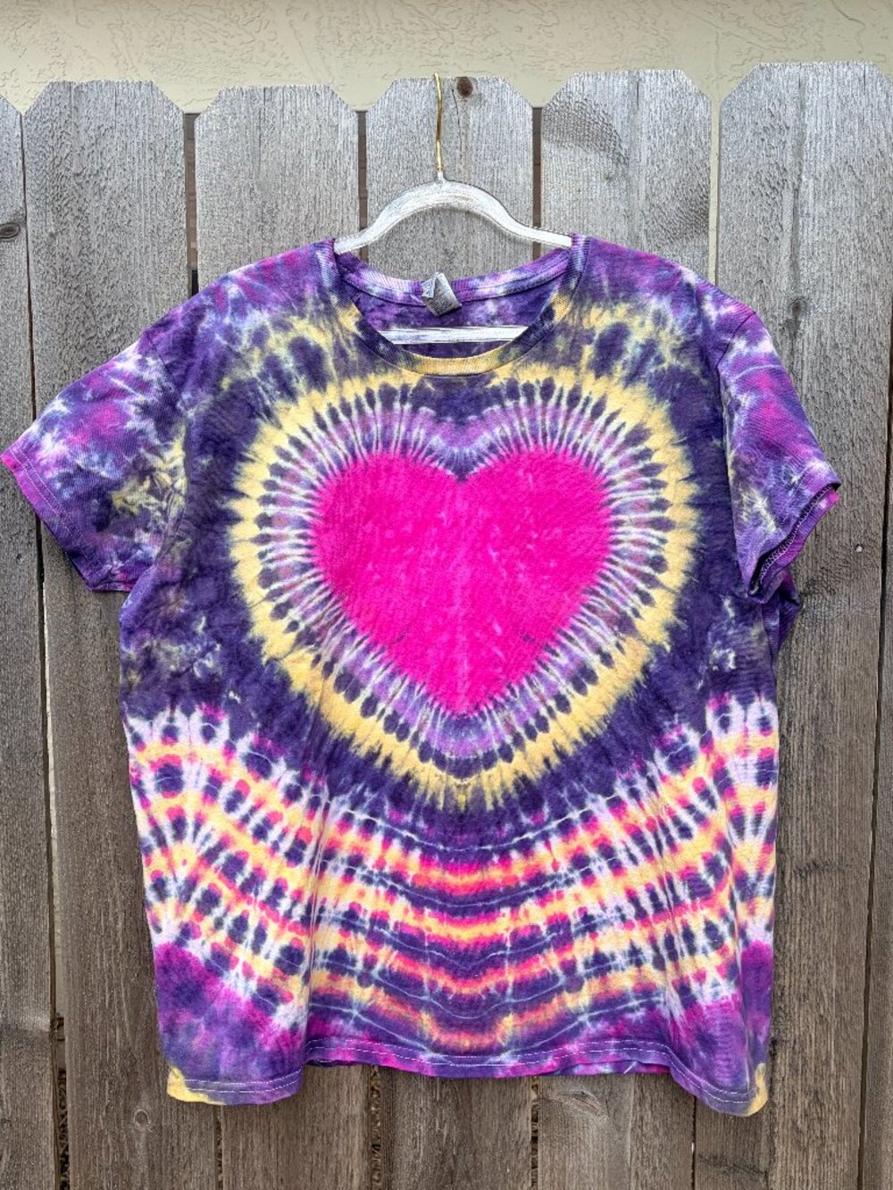 Handmade tie dye t-shirt XL heart